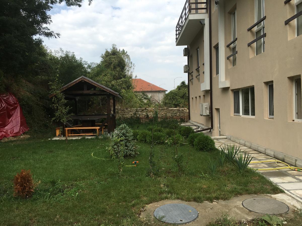 By The River Hotel Oryakhovo Exterior foto